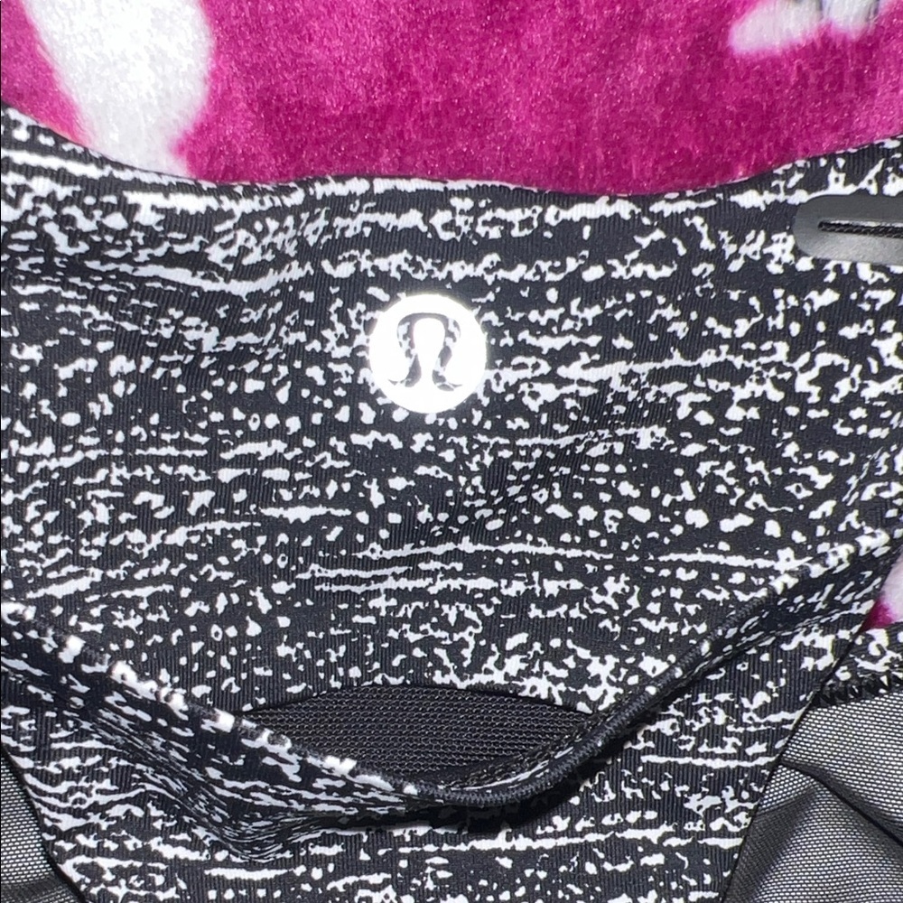 Lululemon High Neck Long Line Black/White Sport Bra Womens Sz 6 - Picture 3 of 7